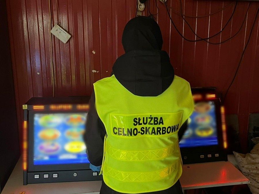 Nielegalny hazard w Lublinie i Bełżycach. Zabezpieczono 13 automatów