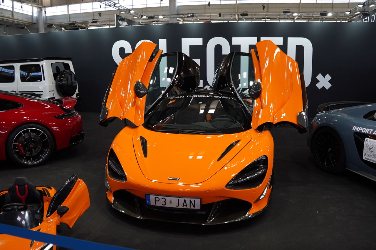 Od legendarnych klasyków po technologię jutra. Ruszył Poznań Motor Show 2026