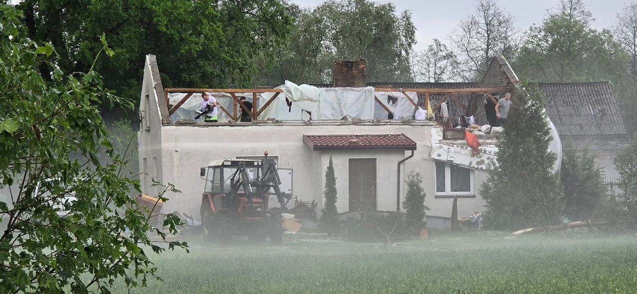 - Jak żyje czegoś takiego nie widziałem - Mieszkańcy Mokrzka próbują wrócić do normalności!