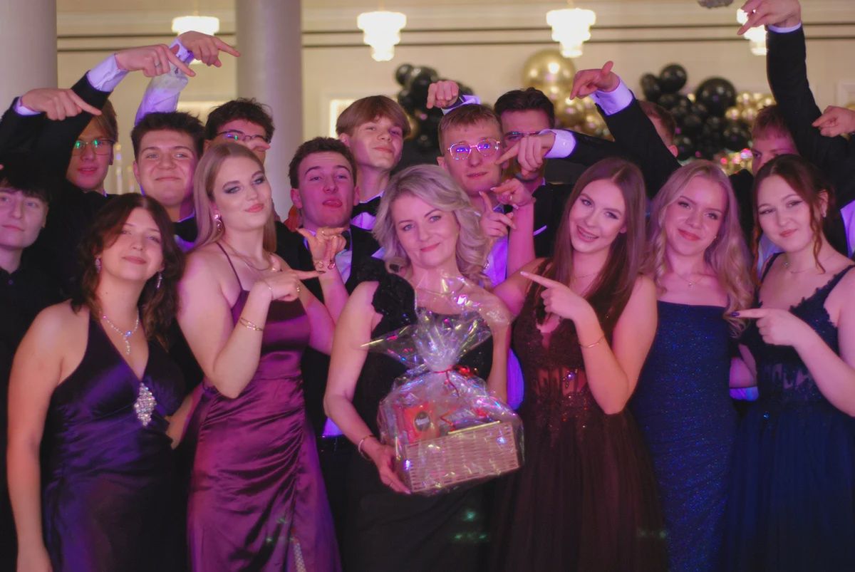 Studniówka 2026: ZSK im. Jana Długosza bawił się w Arkadii w Radziejowie – fotorelacja