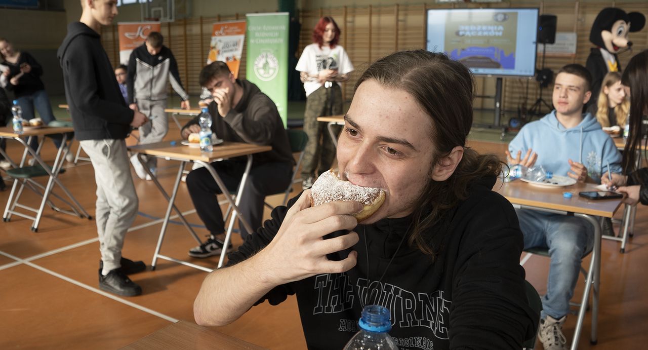 II Turniej Jedzenia Pączków na Czas w Chodzieży – Słodka Rywalizacja na Maksymalnych Obrotach!