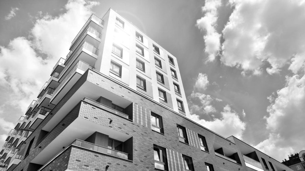 Skup nieruchomości za gotówkę – Na czym polega i czy jest opłacalny?