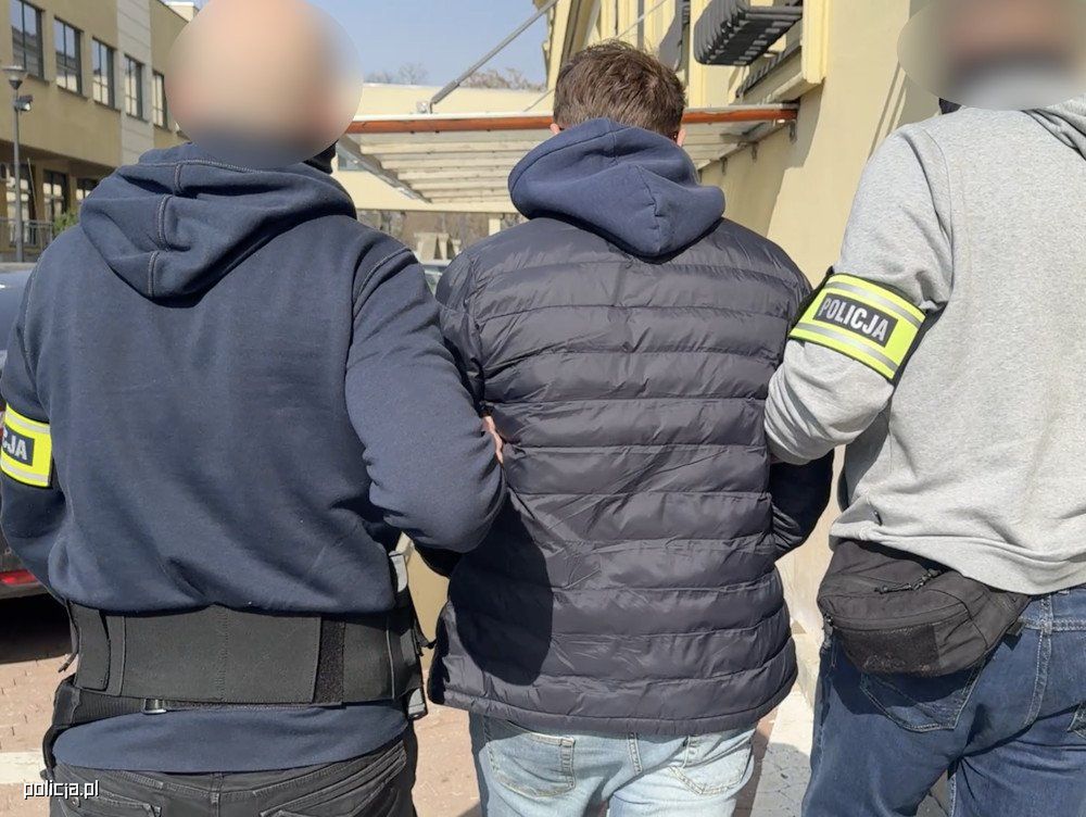 Gang "wirtualnych samochodów": jak fałszywe przeglądy i łapówki pozwalały rejestrować we Włoszech pojazdy, których nigdy nie było w Polsce