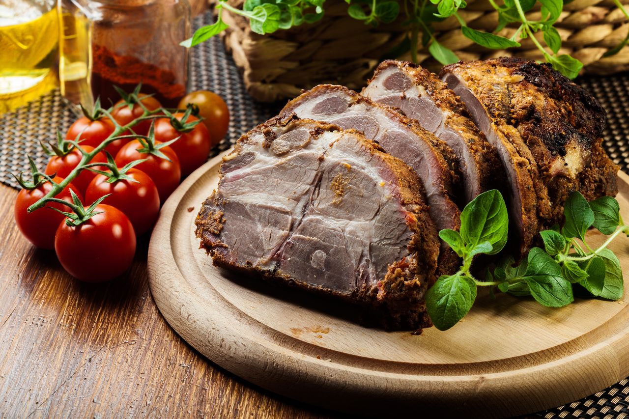 Karkówka z piekarnika – soczysta i aromatyczna pieczeń