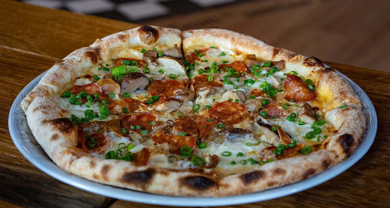 Światowy Dzień Pizzy. Dlaczego 17 stycznia pachnie sosem pomidorowym?