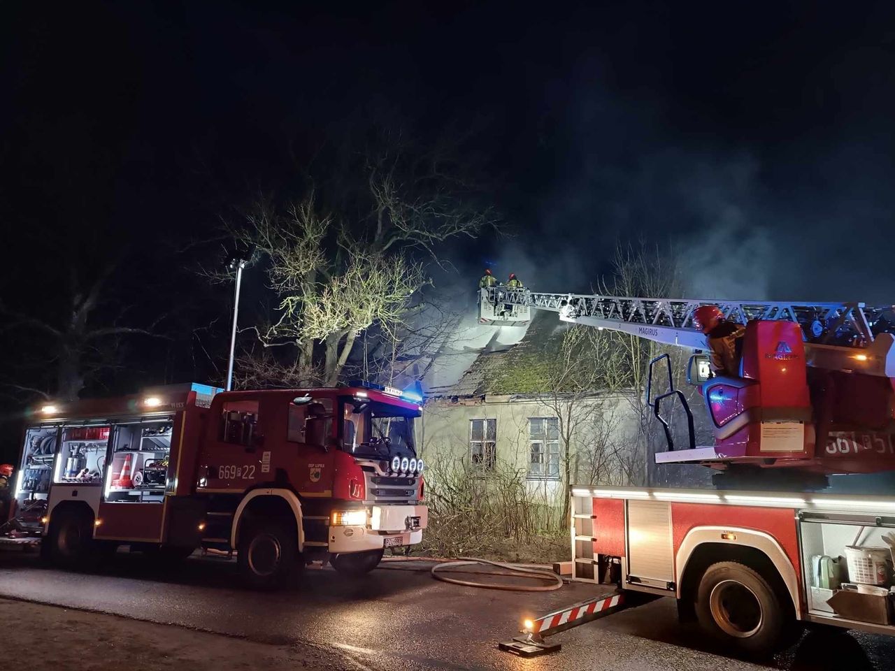 Pożar Pustostanu w Osowie – Cztery Godziny Walki z Ogniem