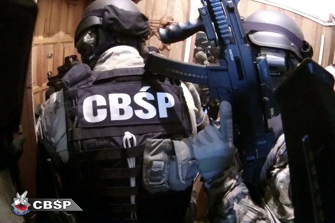 Koniec ery "Sharksów". Liderzy krakowskiego gangu pseudokibiców skazani za narkotyki i przemoc