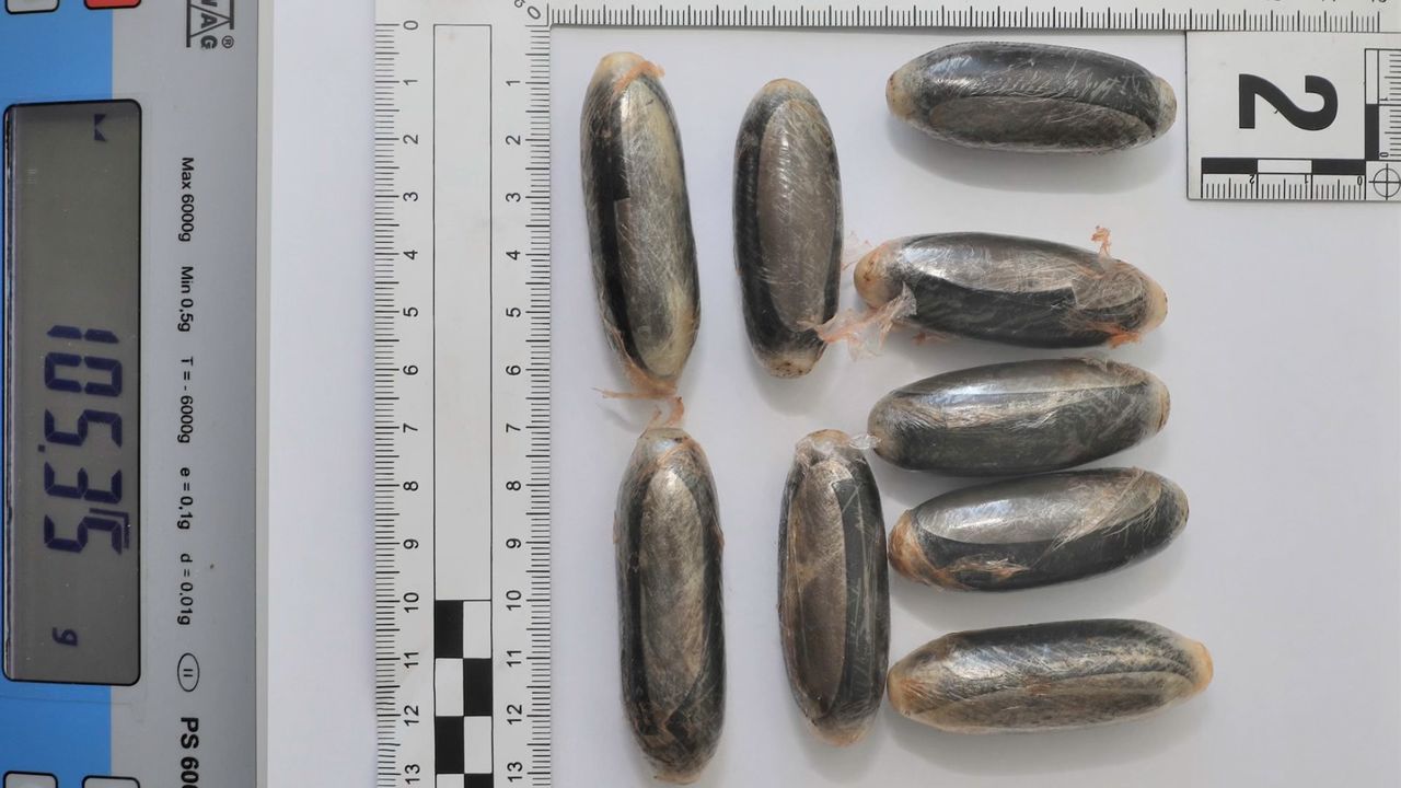 Szok na lotnisku w Gdańsku. 89 kapsułek kokainy ukrytych w ciele podróżnego