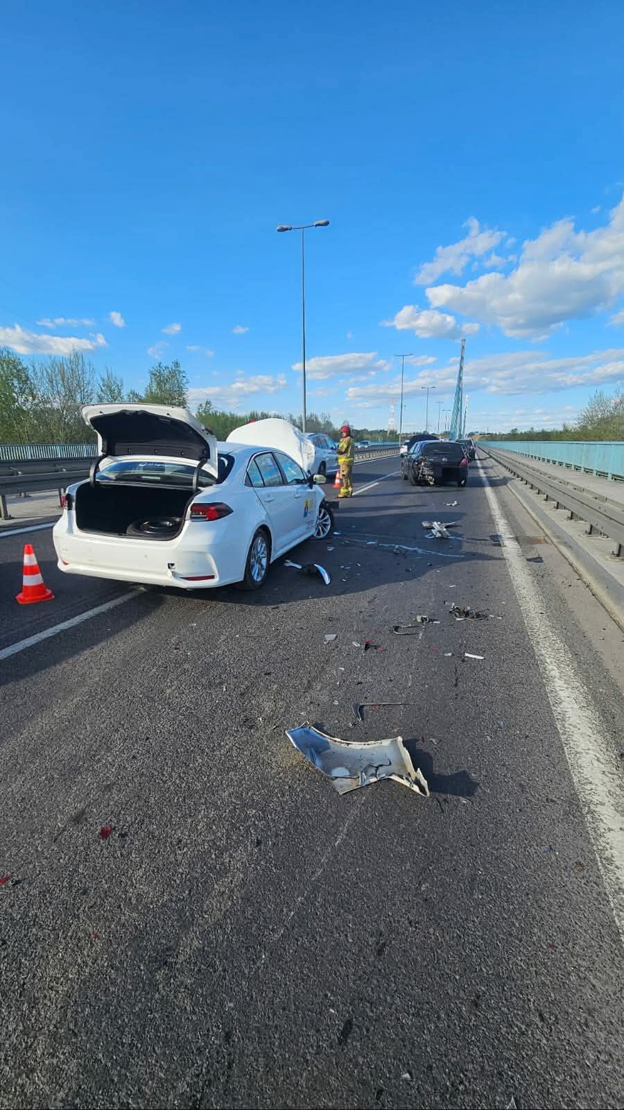 Wypadek na Moście Solidarności – ruch w kierunku Płocka całkowicie zablokowany!