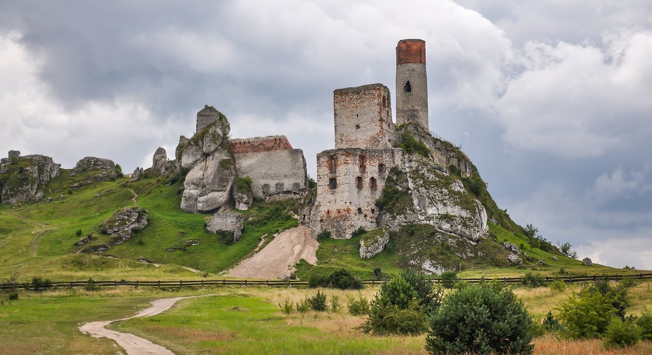 Zamek Olsztyn – tajemnicze ruiny, duch Maćka Borkowica i legenda o dziecku