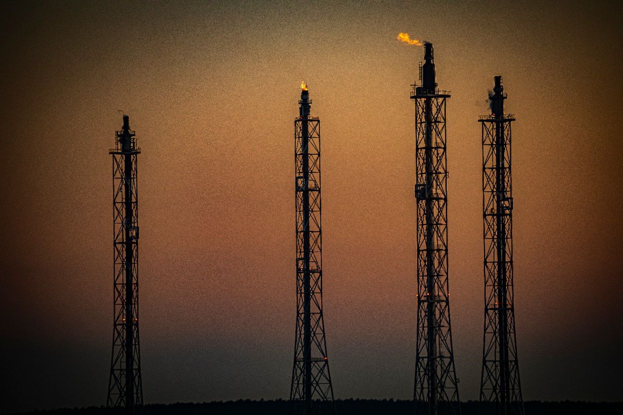 Płomień nad rafinerią w Płocku. ORLEN wyjaśnia: to zaplanowany proces!