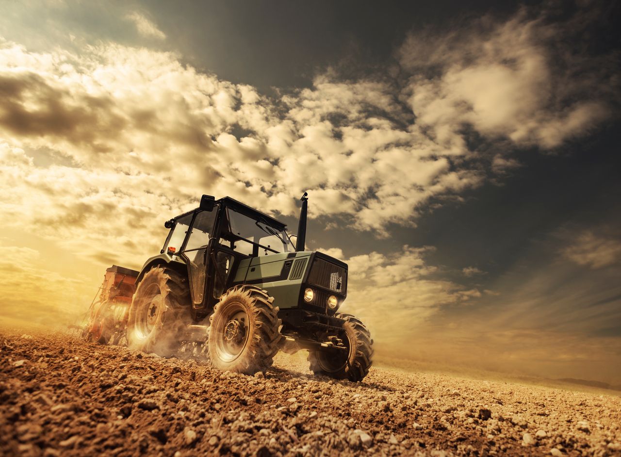 Powiat buski: Fałszywe zgłoszenie o kradzieży ciągnika w gminie Wiślica. Policja wyjaśnia sprawę