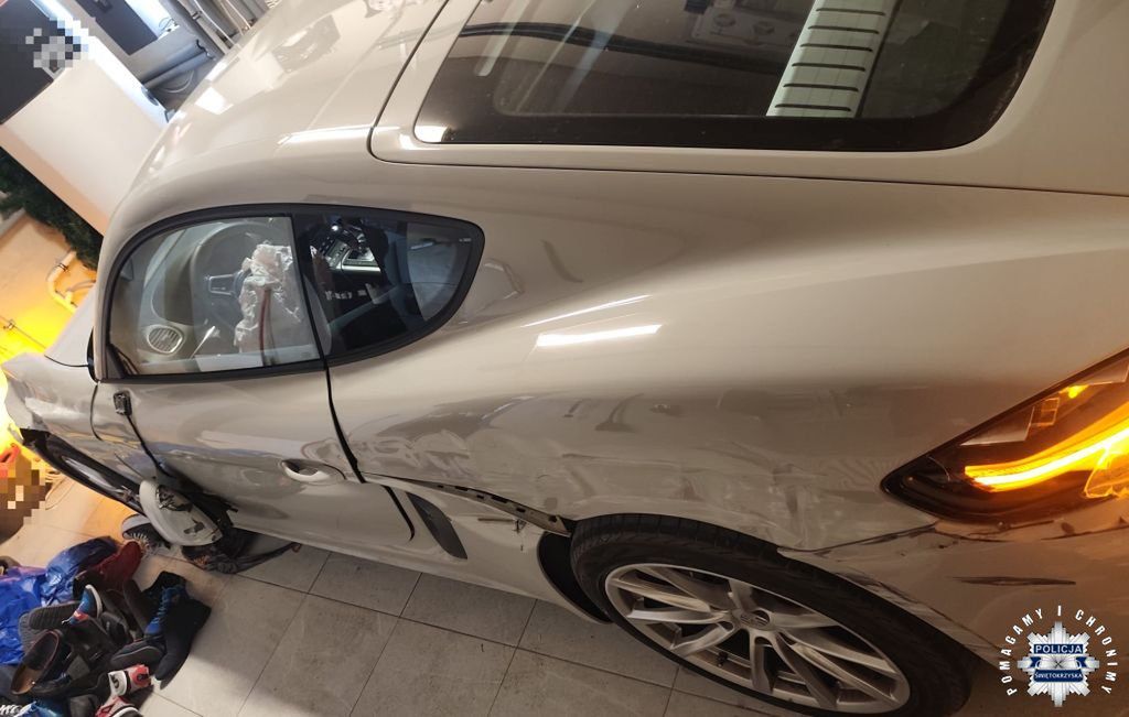Pijany i bez prawa jazdy. 45-latek w Porsche uciekł po zderzeniu na S7