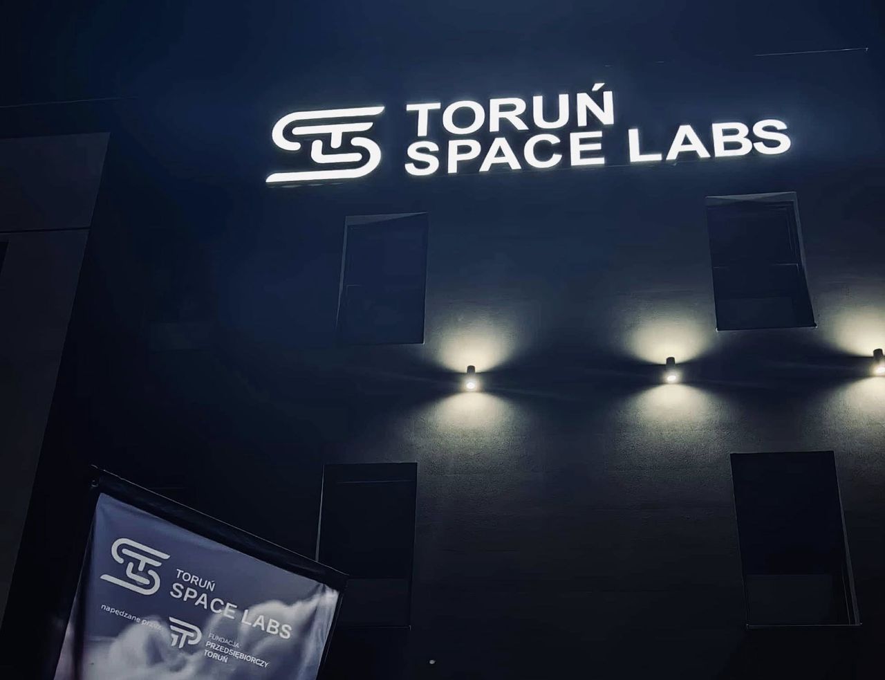 Rozwijanie social mediów dla swojej marki - poradnik dla małych firm i spółek