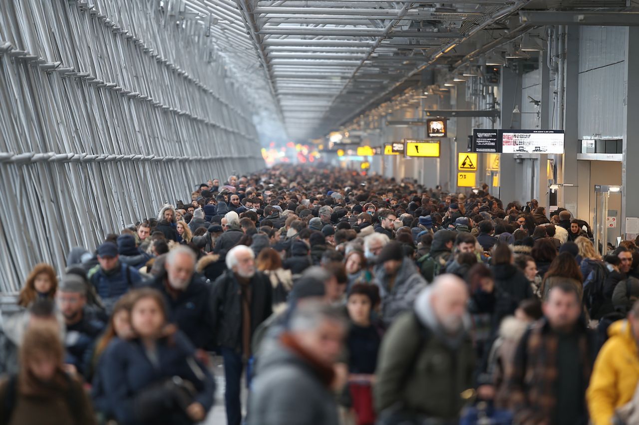 Chaos na lotniskach w USA. Trump reaguje: chce natychmiast zapłacić agentom TSA