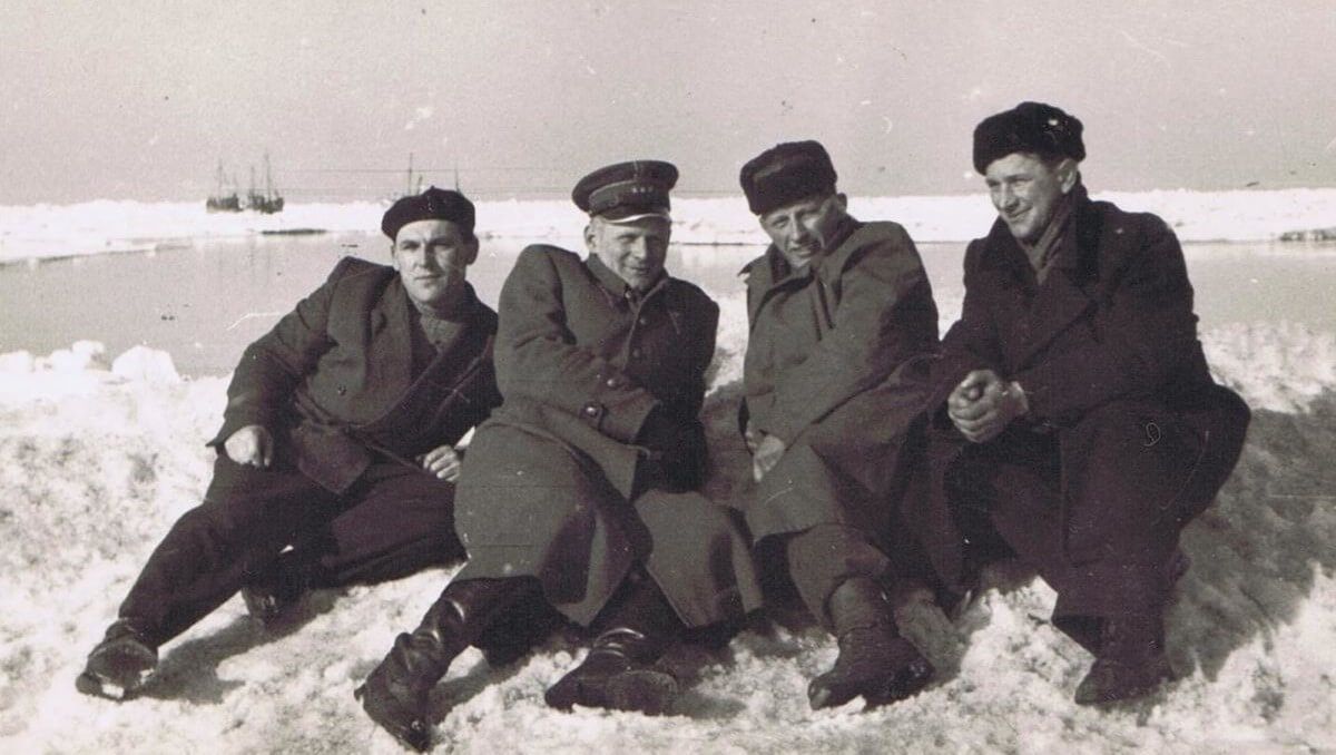 Zamarznięty Bałtyk. Ludzie chodzili po nim pieszo i budowali karczmy