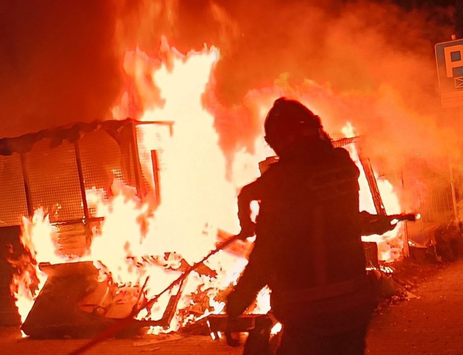 Nocne podpalenia w Jastrzębiu-Zdroju. Sprawca zatrzymany po serii pożarów