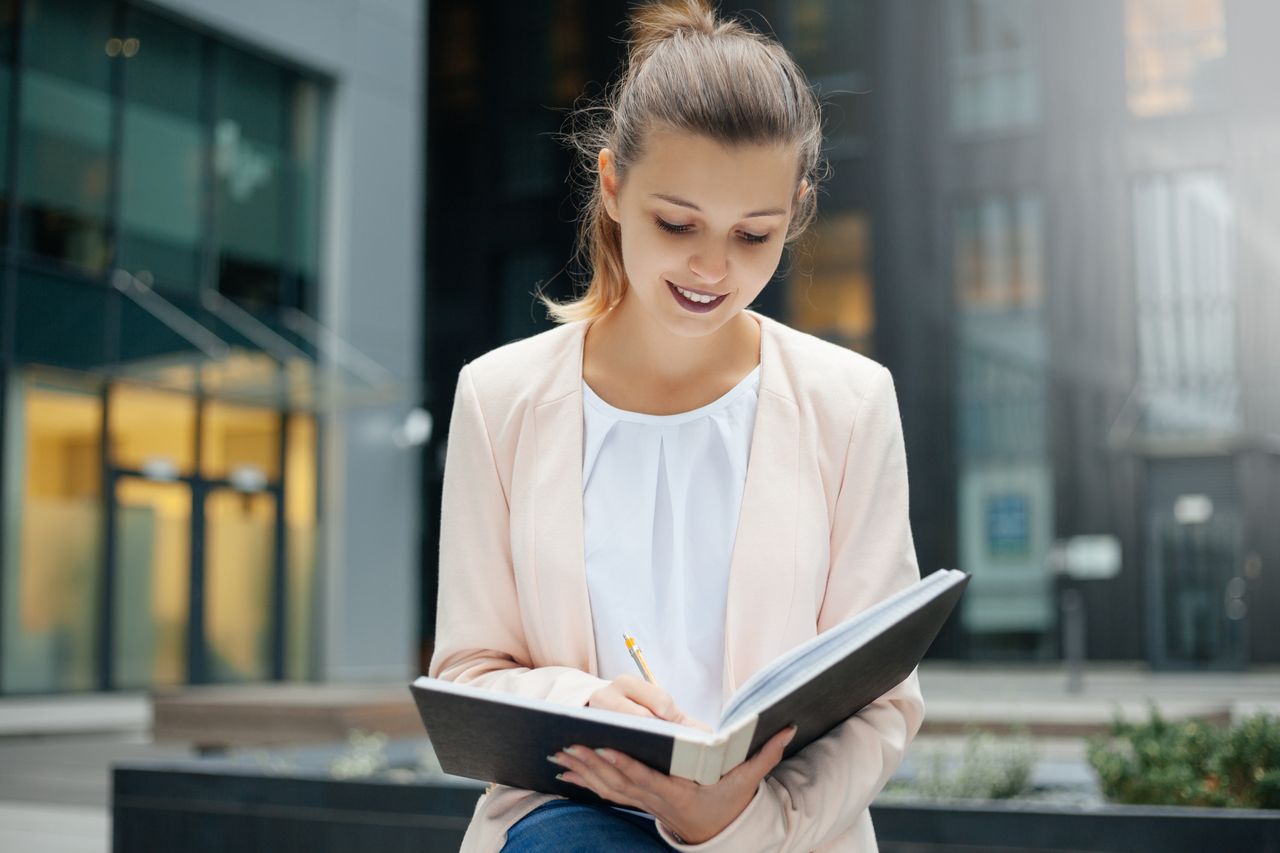 Najlepiej płatne zawody - Jakie studia warto wybrać? Po jakich kierunkach jest najwięcej ofert pracy?