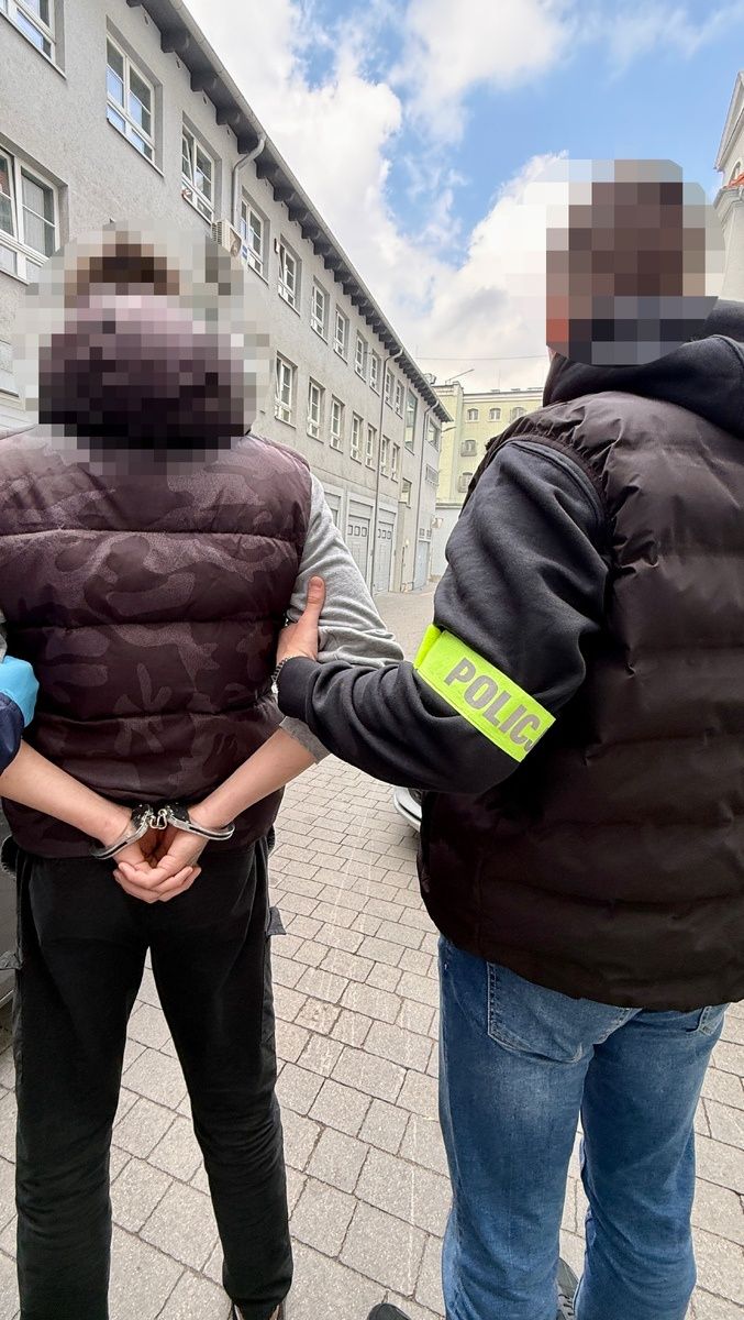 Chciał zaimponować kwiatami, skończył w celi. Nocna akcja w Gdańsku zakończona zatrzymaniem