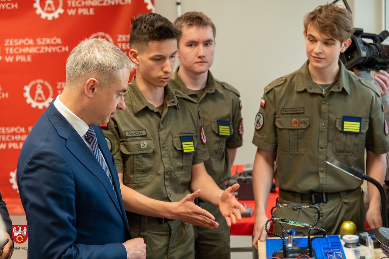 Wicepremier i Minister Cyfryzacji z wizytą w Pile