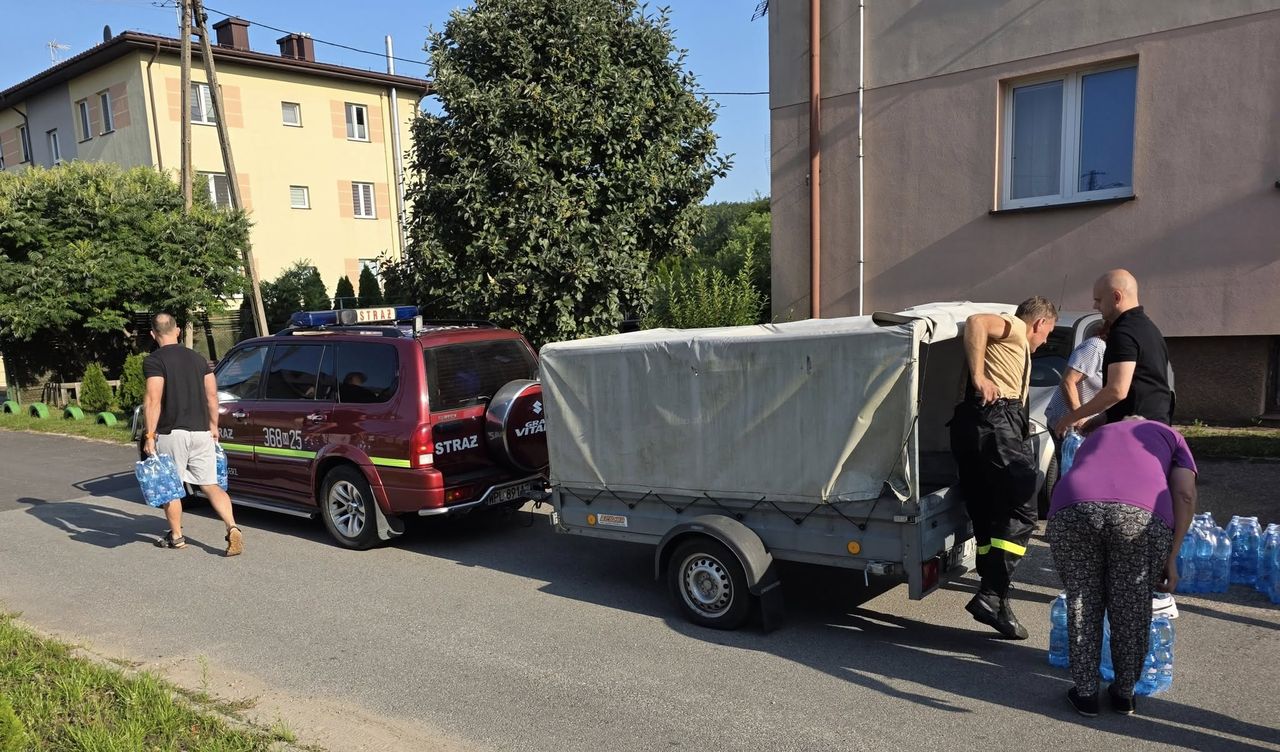 Woda w Łącku nie nadaje się do spożycia! Trwa dystrybucja wody pitnej!