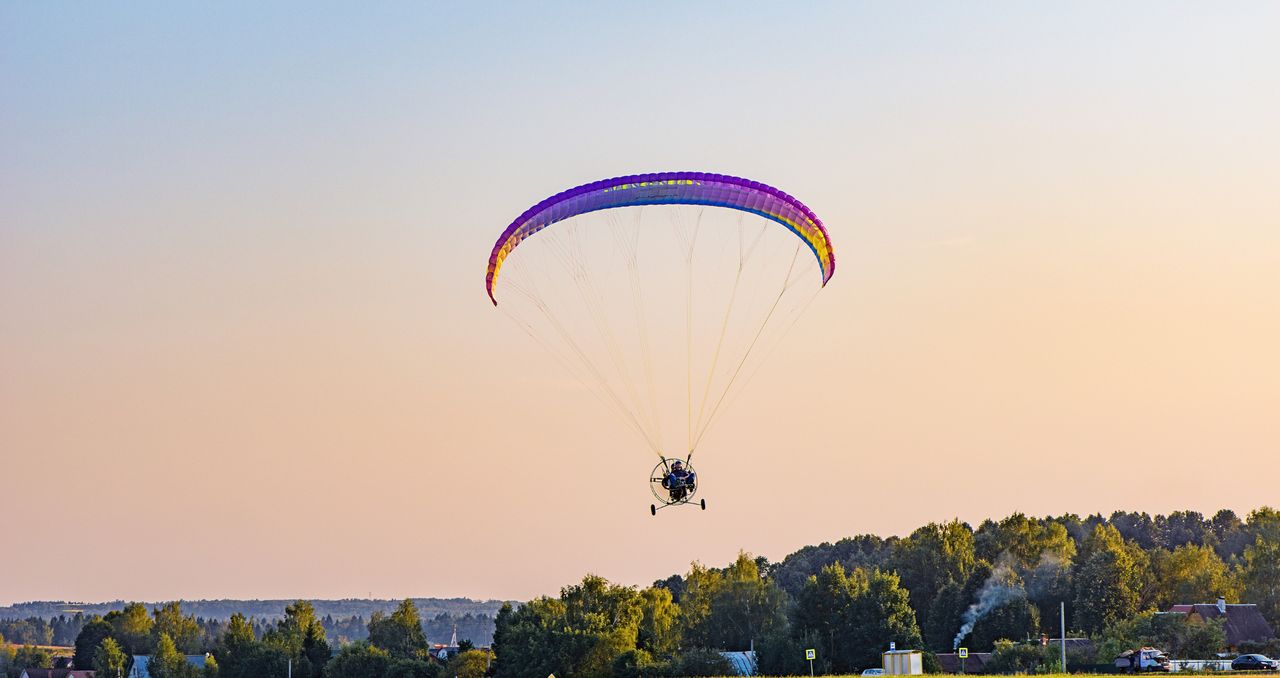 Piła: Nie żyje paralotniarz. Dramat na lotnisku