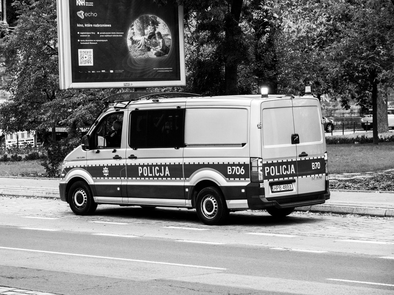 Nietrzeźwi kierowcy zatrzymani w Ostrowcu. Jeden miał blisko 2 promile, inny złamał trzy sądowe zakazy