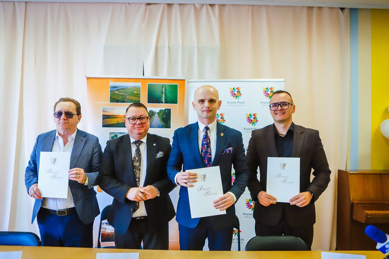 Ponad 1,6 mln zł na drogę w Stróżewku. Podpisano umowę z wykonawcą