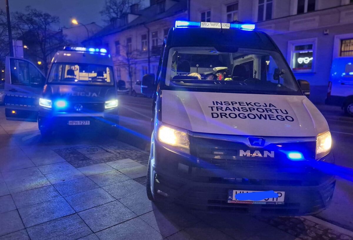 Akcja służb na drogach. Pod lupą kierowcy przewożący pasażerów