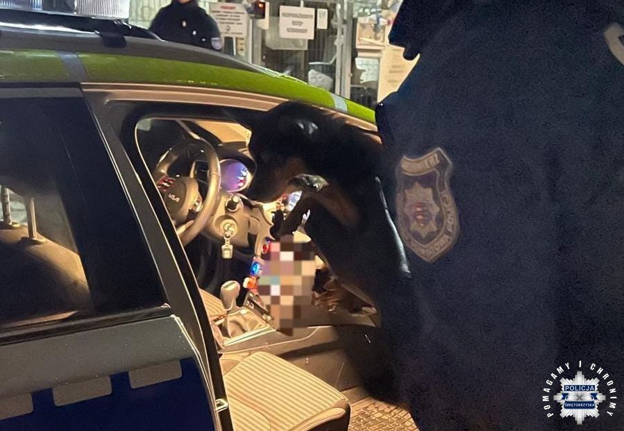 W sylwestrową noc pomogli wystraszonemu i zmarzniętemu czworonogowi