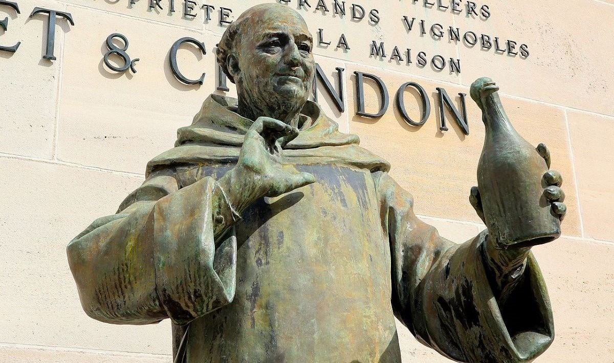 Dom Pérignon. Mnich, który wcale nie odkrył szampana