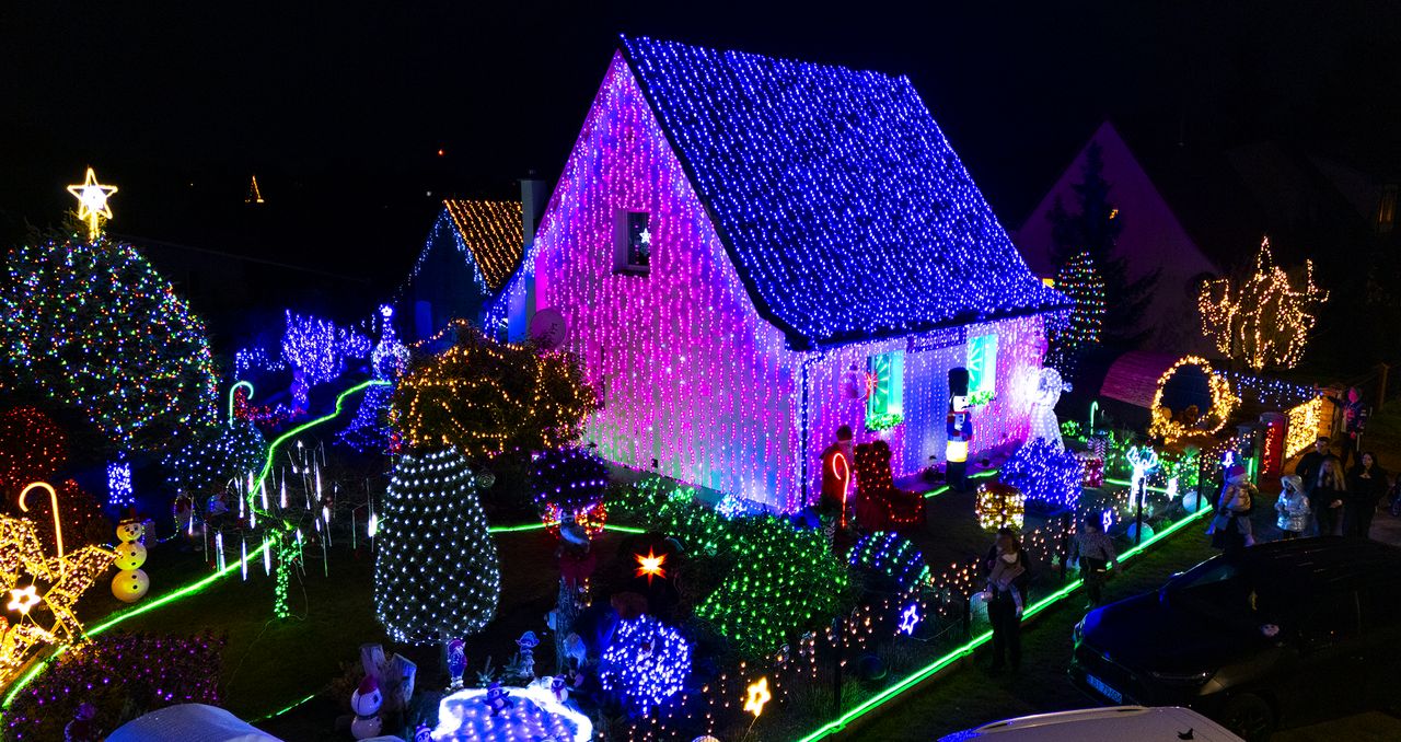 Bajkowy dom w Trzciance zachwyca całą Polskę. Takiej iluminacji jeszcze tu nie było