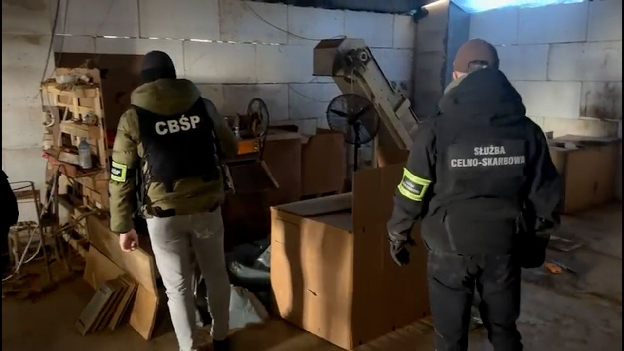 Tytoniowa kontrabanda za miliony. Służby rozbiły nielegalny proceder w Łódzkiem