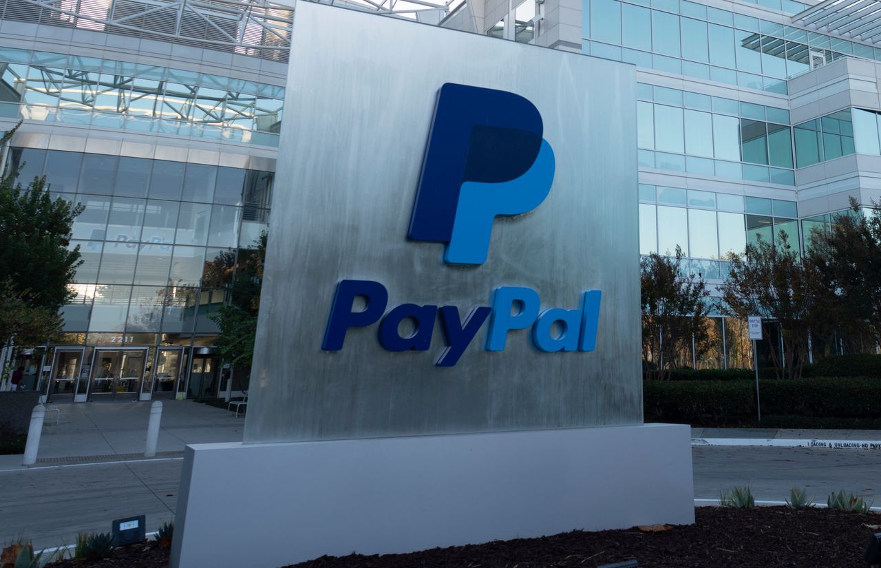 PayPal uruchamia płatności kryptowalutami. Zapłacisz Bitcoinem, Ethereum i  innymi
