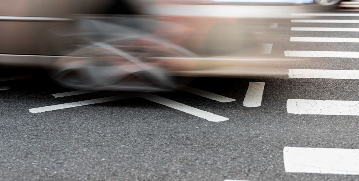 Gra w kręgle pieszymi na pasach. Kolejne dwa potrącenia w Płocku