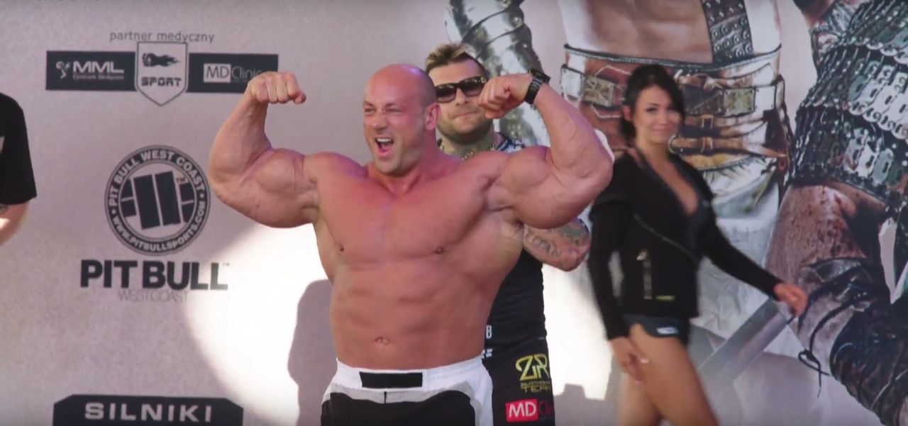 Robert Burneika pokazał zdjęcie sprzed 12 lat. Wyglądał jak gladiator