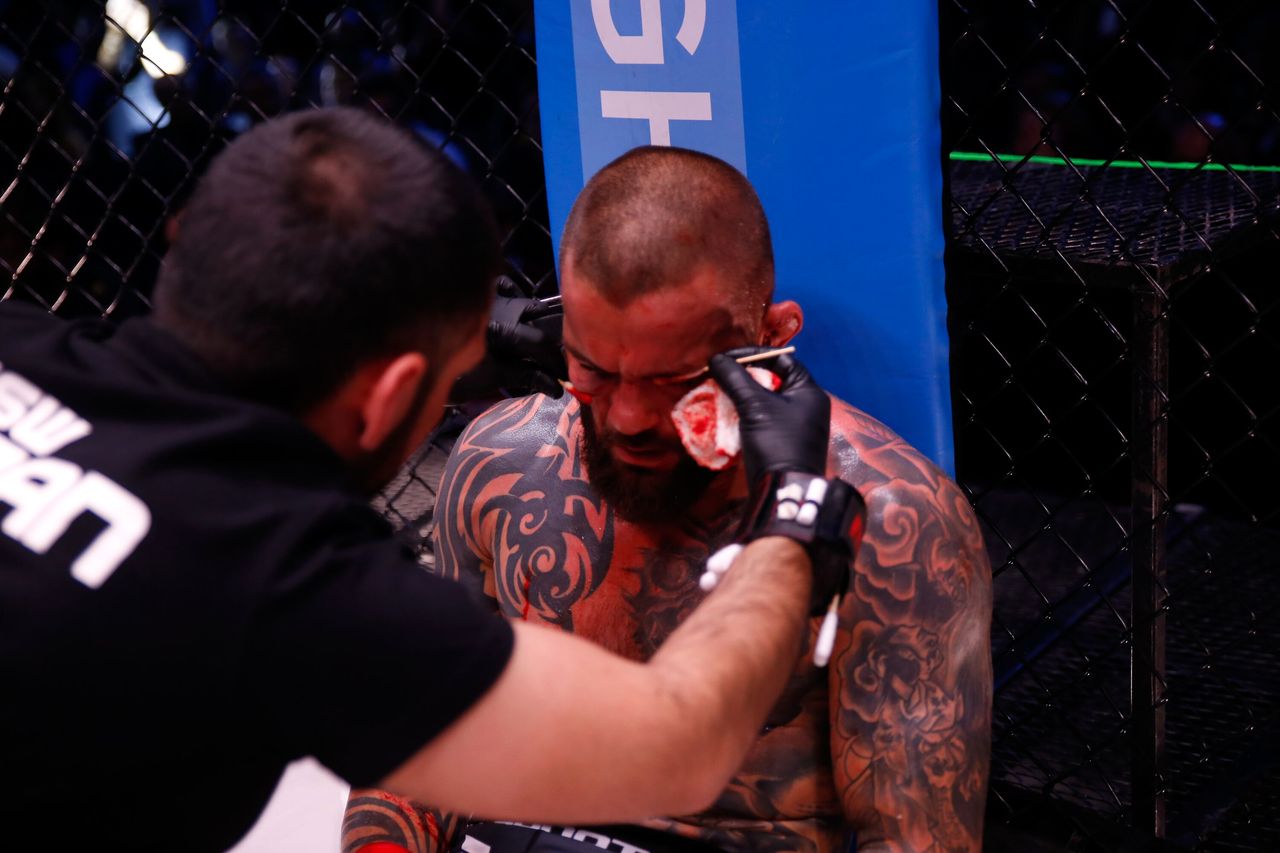 "Ciężko to przegryźć". Materla wyjawił, jak radzi sobie po przyjętym nokaucie