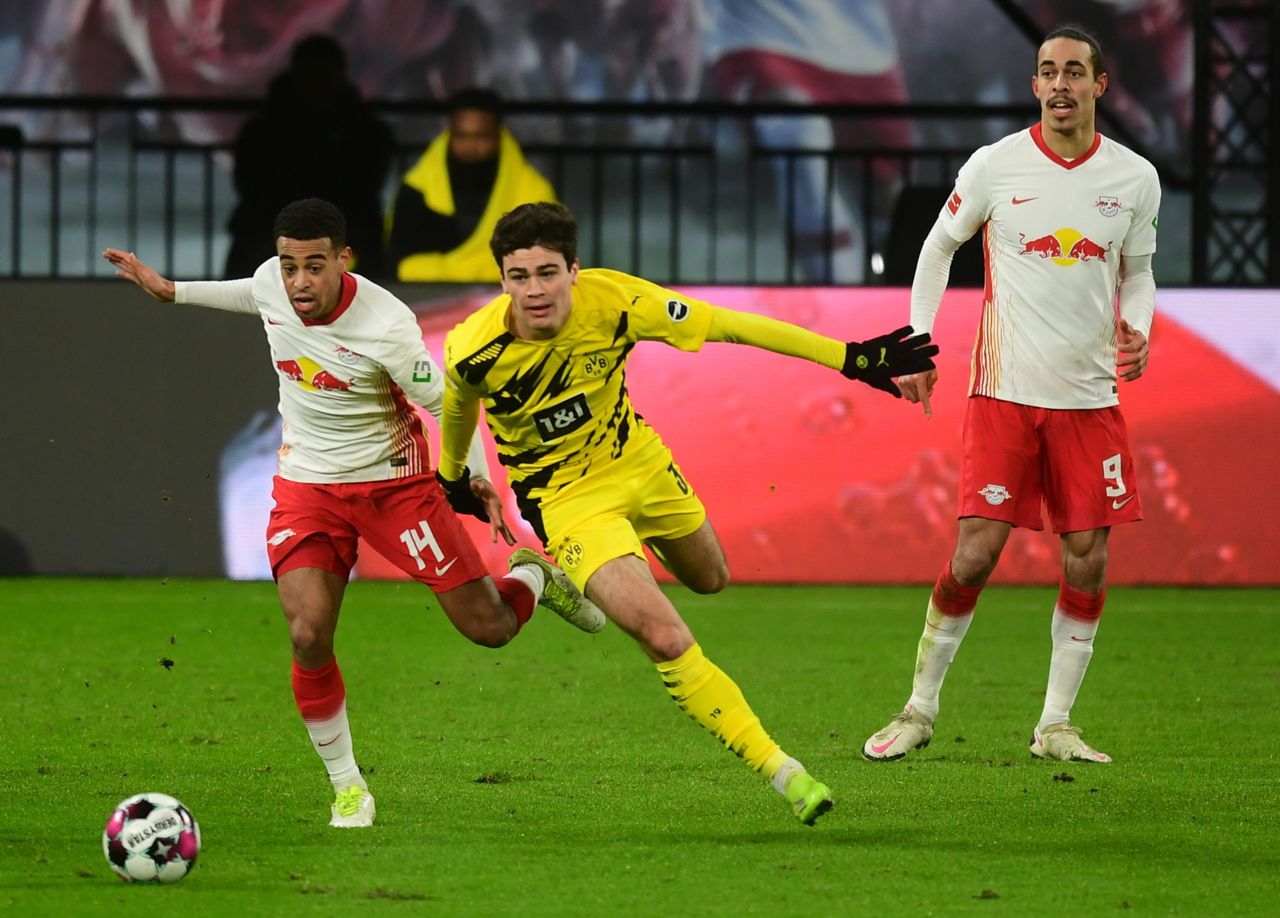 Gdzie oglądać mecz Bayern Monachium - Borussia Dortmund. Śledź der