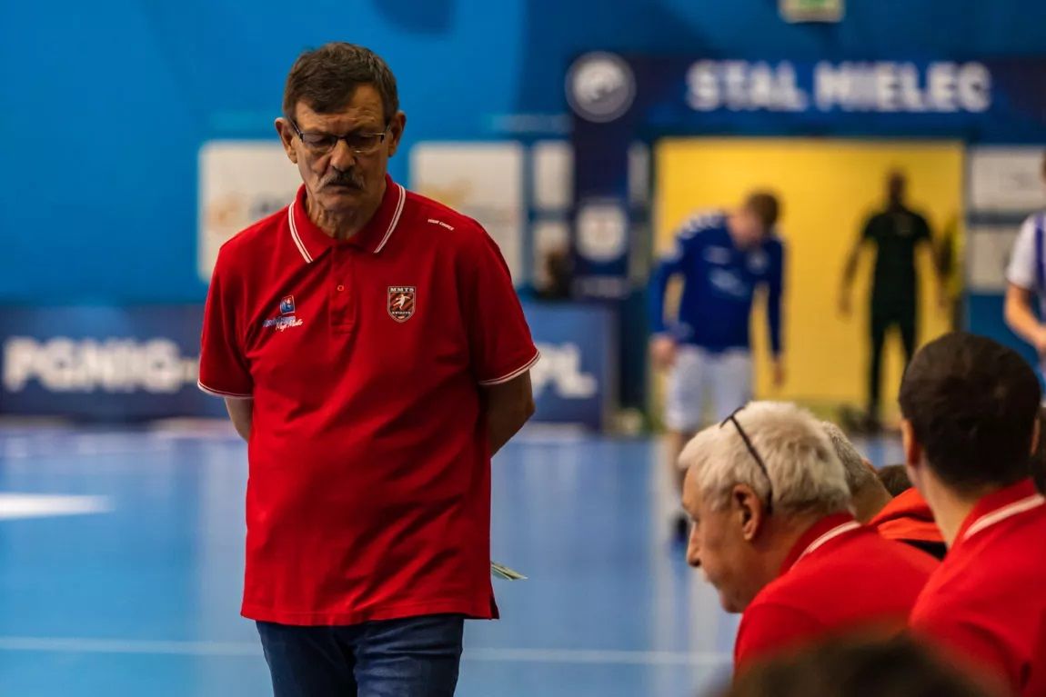 Trener rewelacji sezonu znalazł klub. Będzie budował nową markę