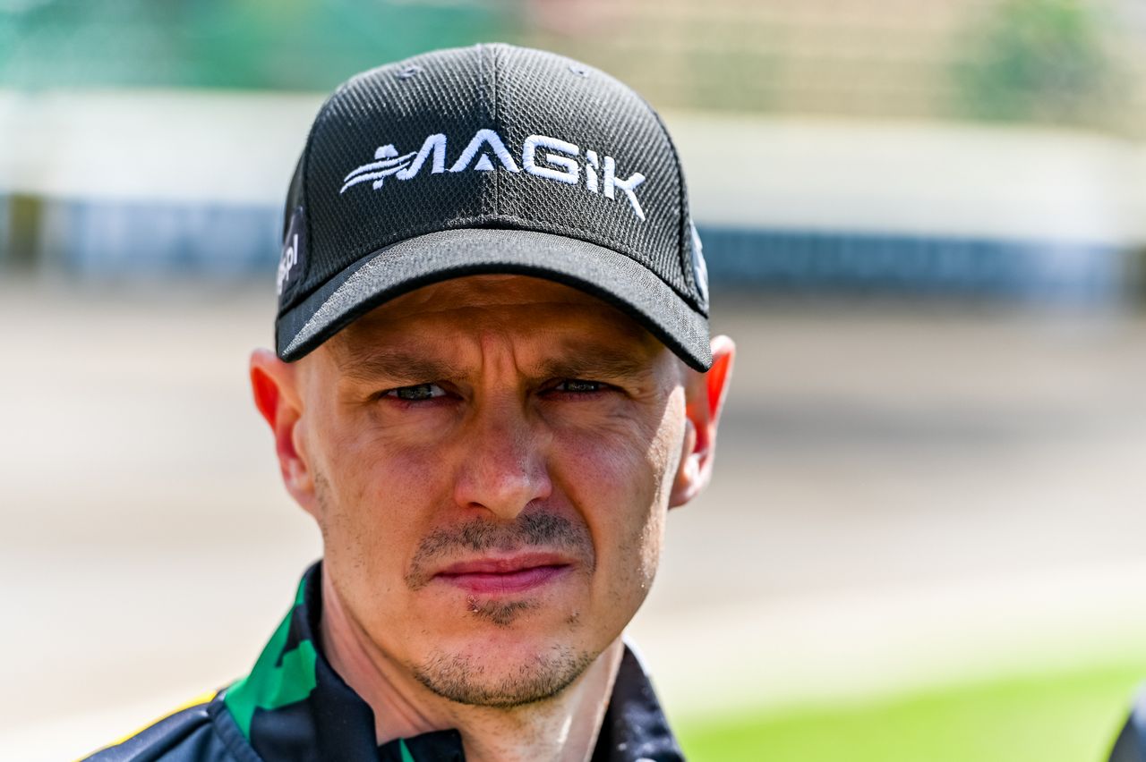 Jarosław Hampel: powrót z krainy inwalidów do legendy żużla