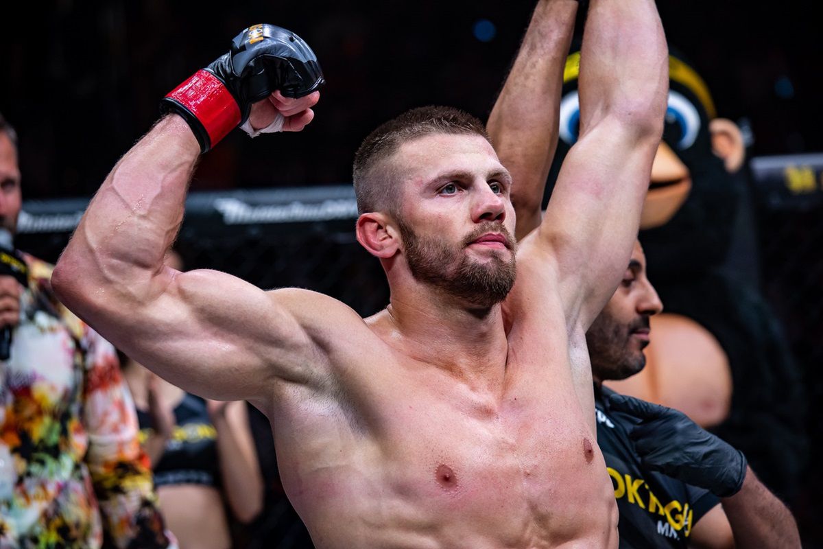 Robert Bryczek przegrywa z Camem Rowstonem na UFC Fight Night 275 w Perth — image 1