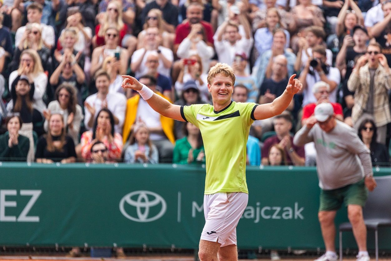Polacy na nowojorskiej scenie: Kaśnikowski w kwalifikacjach US Open 2026 – co oznacza dla polskiego tenisa