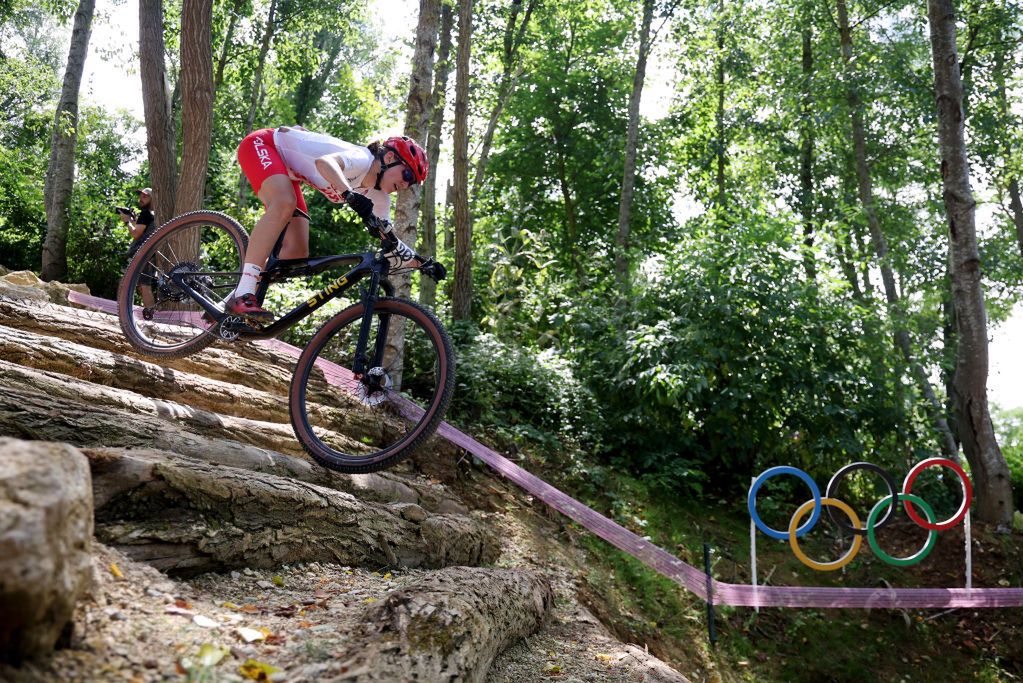 One-actress present in mountain biking. Polish lady fails to complete race