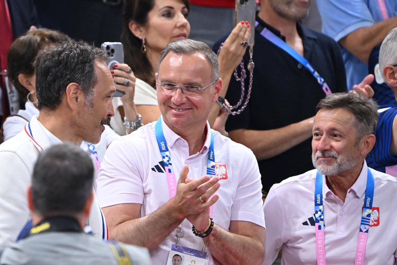 Más de cuatro horas. Así tardó el presidente Duda en responder al éxito de los jugadores de voleibol