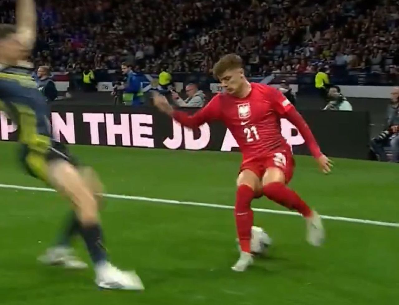 Zalewski zabawił się z rywalem. Można oglądać bez końca [WIDEO]