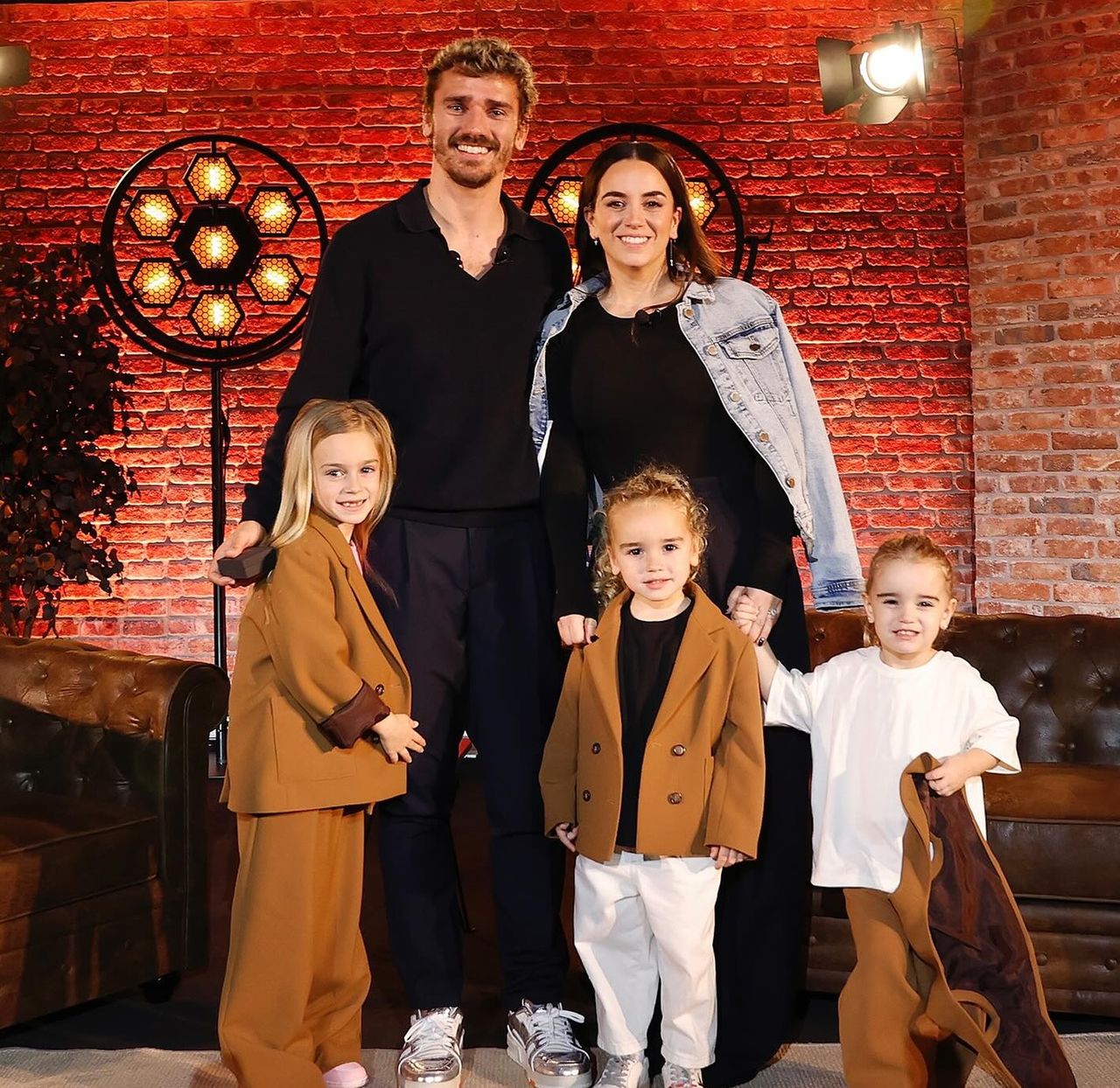 Mają 3 dzieci. Ludzie nie dowierzają, gdy słyszą ich daty urodzenia