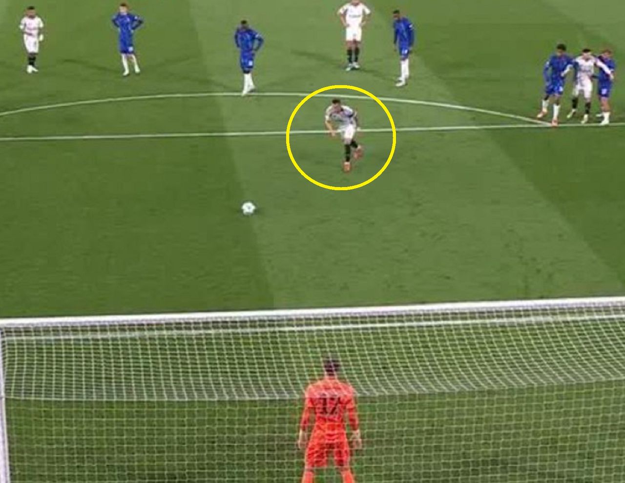 Zapachniało sensacją. Kapitan podał tlen Legii w meczu z Chelsea [WIDEO]