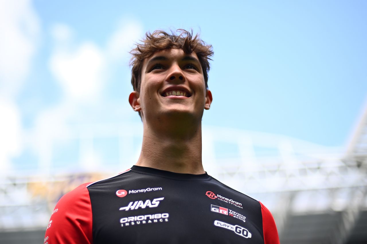 Kierowca F1 Oliver Bearman otwiera rowerowy sklep‑kawiarnię w Monako