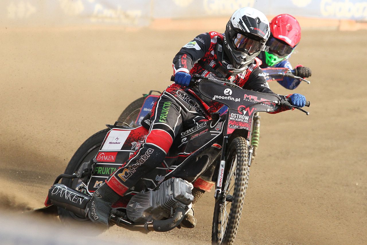 Żużel. Groźny upadek w Krośnie. Najpierw niezdolny do jazdy, potem wrócił na tor!