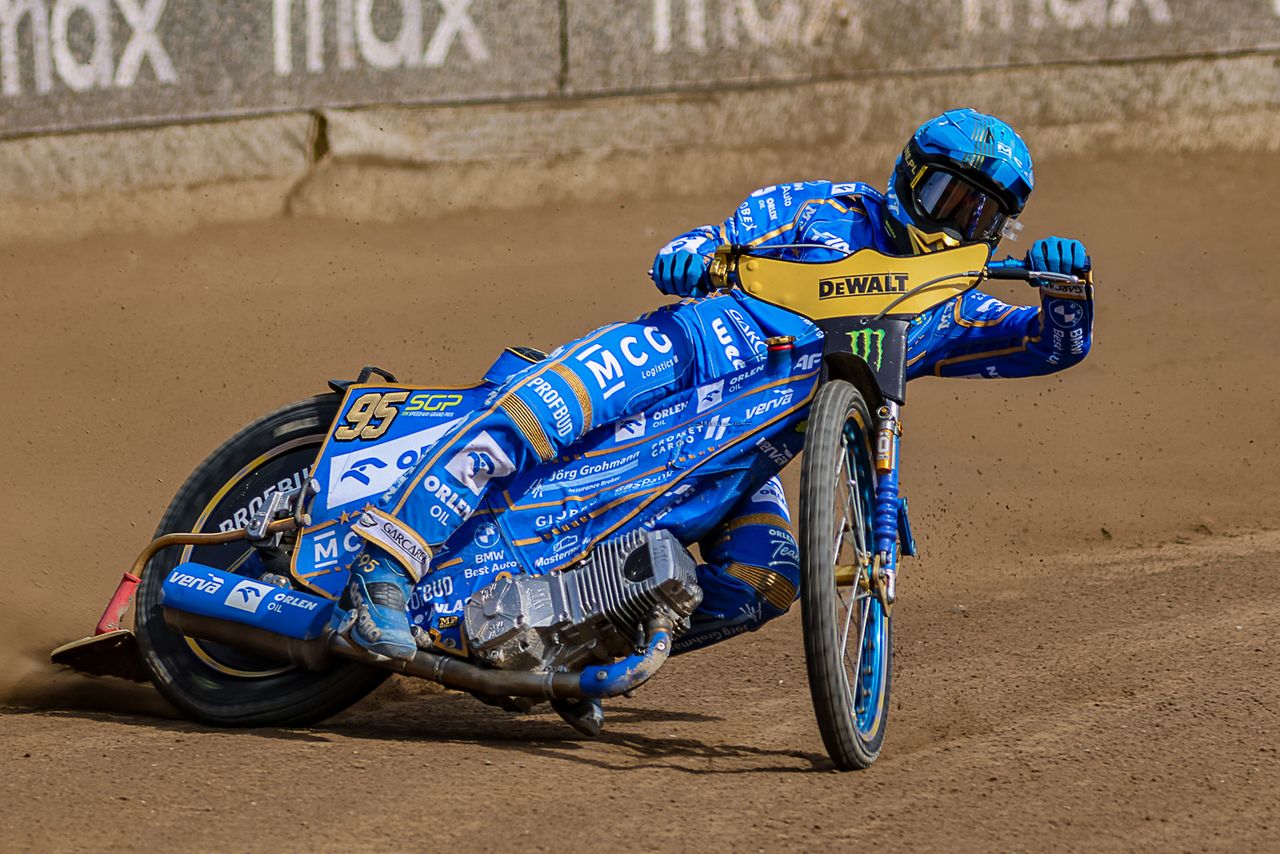 Żużel. Nowy sezon, ten sam Zmarzlik. Mistrz świata nie dał szans rywalom